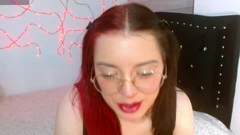 Snapshot of seleneg chatting on 04-10-26, 05:01 Selene G online show from 04-10-26, 05:01