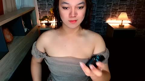 Snapshot of selenesantiago chatting on 12-17-24, 10:34 joan online show from 12-17-24, 10:34