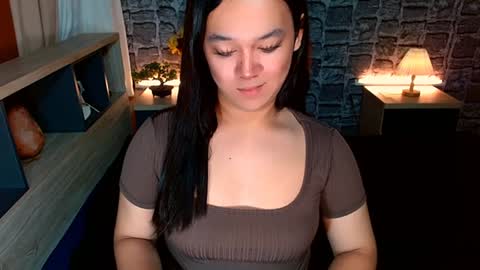 Snapshot of selenesantiago chatting on 12-17-24, 07:04 joan online show from 12-17-24, 07:04