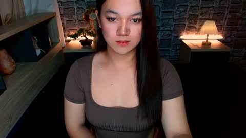 Snapshot of selenesantiago chatting on 12-19-24, 10:10 joan online show from 12-19-24, 10:10