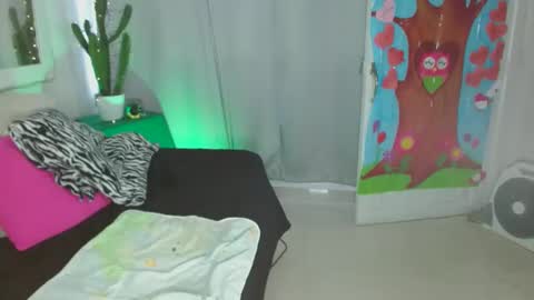 Selenna1 online show from 02-04-25, 05:01