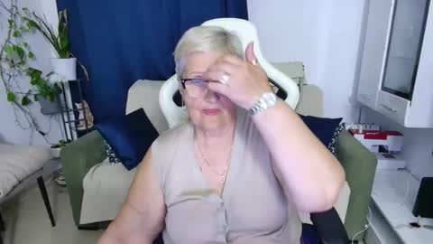 Selenna online show from 05-08-26, 05:07