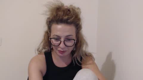 Snapshot of selenna_emma843468 chatting on 10-10-25, 07:35 Selenna online show from 10-10-25, 07:35