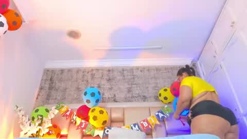 Selenna Cooper online show from 06-27-26, 12:22