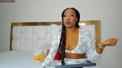 Snapshot of selennafox1 chatting on 06-18-26, 04:13 SelennaFox online show from 06-18-26, 04:13