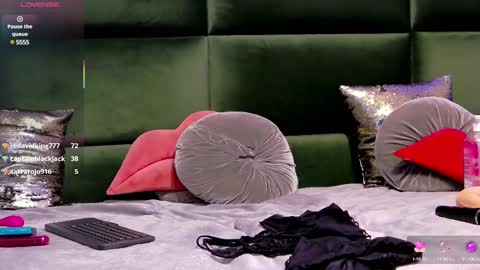 Selen online show from 02-11-25, 04:02