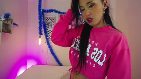 Snapshot of seleny_fitness chatting on 01-14-25, 01:17 Mayte online show from 01-14-25, 01:17