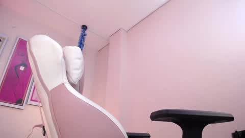 Snapshot of seleny_fitness chatting on 01-17-25, 04:26 Mayte online show from 01-17-25, 04:26