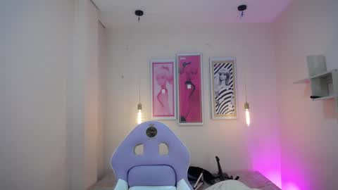 Snapshot of seleny_fitness chatting on 01-22-25, 01:11 Mayte online show from 01-22-25, 01:11