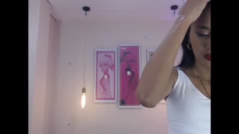 Snapshot of seleny_fitness chatting on 01-24-25, 01:14 Mayte online show from 01-24-25, 01:14