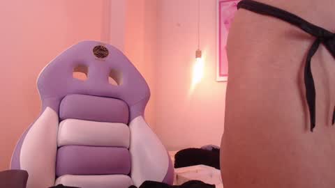 Snapshot of seleny_fitness chatting on 02-06-25, 04:25 Mayte online show from 02-06-25, 04:25