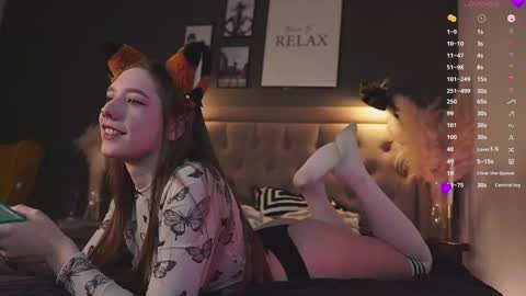 Snapshot of selestarobertson chatting on 02-19-25, 04:00 Selesta online show from 02-19-25, 04:00