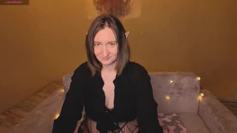 Snapshot of selestiasonata chatting on 03-19-26, 02:04 selestiasonata online show from 03-19-26, 02:04
