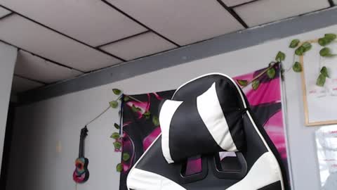 Ask me online show from 04-01-26, 01:41