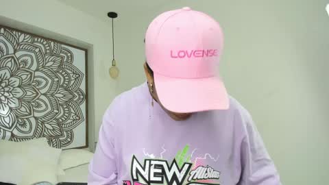 Snapshot of selket_ chatting on 01-21-25, 11:03 Selket online show from 01-21-25, 11:03