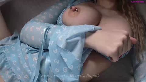 Snapshot of sellapink chatting on 02-05-25, 04:58 My name is Sella and im Bisexual online show from 02-05-25, 04:58