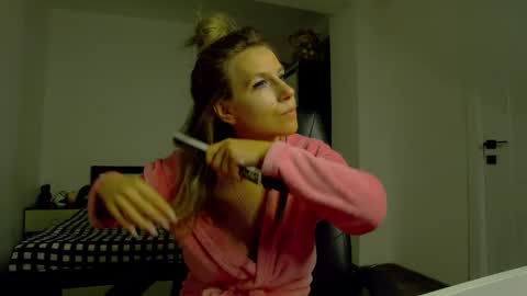 sellena_angel online show from 04-25-26, 06:38