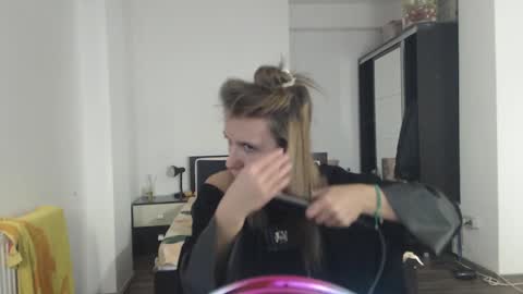 Snapshot of sellena_angels chatting on 01-16-25, 11:04 sellena_angels online show from 01-16-25, 11:04