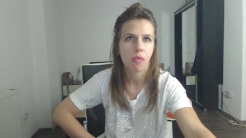 Snapshot of sellena_angels chatting on 01-19-25, 09:55 sellena_angels online show from 01-19-25, 09:55