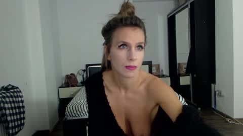 Snapshot of sellena_angels chatting on 01-27-25, 01:52 sellena_angels online show from 01-27-25, 01:52