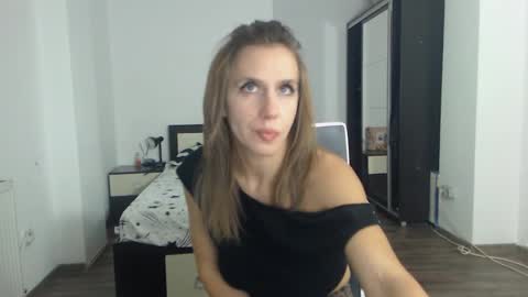 Snapshot of sellena_angels chatting on 02-04-25, 05:01 sellena_angels online show from 02-04-25, 05:01