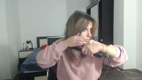 Snapshot of sellena_angels chatting on 02-19-25, 04:11 sellena_angels online show from 02-19-25, 04:11