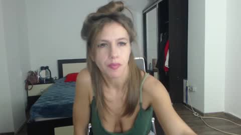 Snapshot of sellena_angels chatting on 02-19-25, 07:16 sellena_angels online show from 02-19-25, 07:16