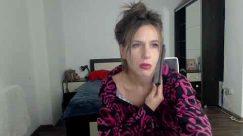 Snapshot of sellena_angels chatting on 02-25-25, 05:58 sellena_angels online show from 02-25-25, 05:58