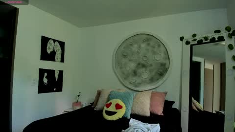 Snapshot of selyn_ chatting on 04-03-26, 04:16 Selyn online show from 04-03-26, 04:16