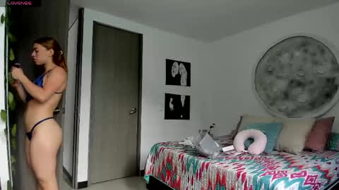Snapshot of selyn_ chatting on 04-21-26, 12:11 Selyn online show from 04-21-26, 12:11