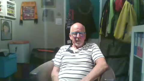 Snapshot of semajstretsa chatting on 05-14-26, 10:05 frederick online show from 05-14-26, 10:05