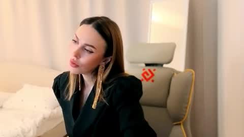 Snapshot of semorine chatting on 02-14-26, 03:47 Ella online show from 02-14-26, 03:47