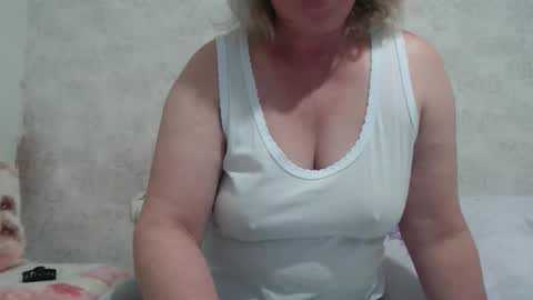 Snapshot of seniorita333 chatting on 04-04-26, 06:00 Lenna online show from 04-04-26, 06:00