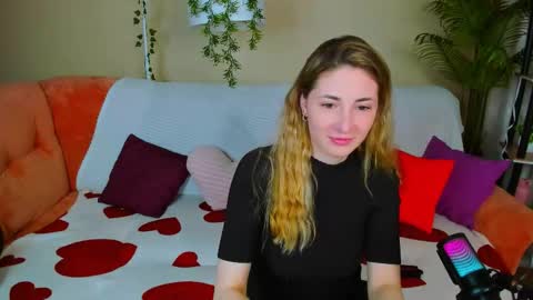 sensitiveheartt online show from 03-25-26, 07:42