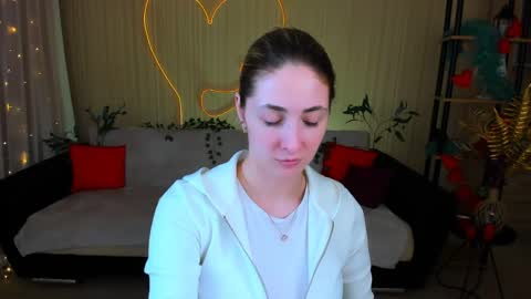 sensitiveheartt online show from 05-15-26, 07:32