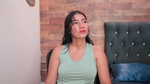 Snapshot of senssual_goddess chatting on 09-19-25, 04:40 senssual_goddess online show from 09-19-25, 04:40