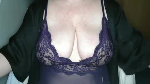 Snapshot of sensual_cris chatting on 02-18-25, 10:38 CRIS online show from 02-18-25, 10:38