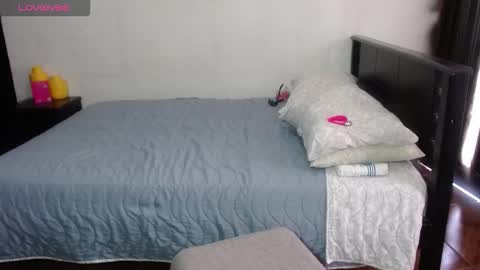 Snapshot of sensual_natalie chatting on 03-09-26, 04:33 sensual_natalie online show from 03-09-26, 04:33