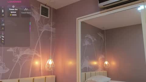 Sophie     online show from 10-02-25, 10:11