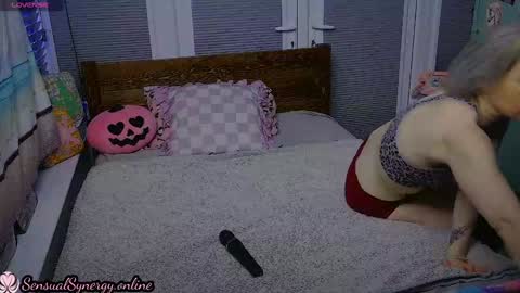 Snapshot of sensual_synergy_ chatting on 12-03-24, 10:39 SensualSynergy online show from 12-03-24, 10:39
