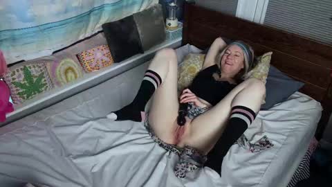 Snapshot of sensual_synergy_ chatting on 02-23-25, 02:14 SensualSynergy online show from 02-23-25, 02:14
