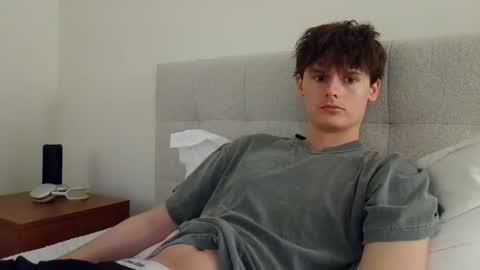 Cam online show from 11-07-25, 10:21