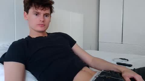 Snapshot of sensualalien chatting on 04-07-26, 10:09 Cam online show from 04-07-26, 10:09