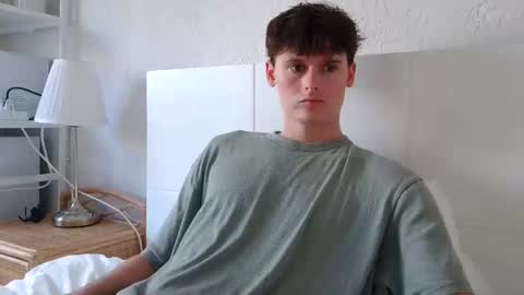 Snapshot of sensualalien chatting on 04-08-26, 08:42 Cam online show from 04-08-26, 08:42