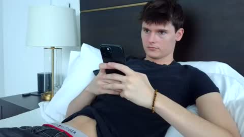 Cam online show from 08-04-26, 09:06