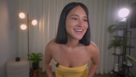 Maria- OF sensual bee online show from 01-07-25, 11:35