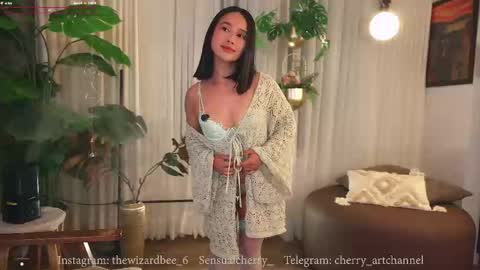 Maria- OF sensual bee online show from 09-28-25, 01:00