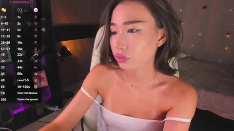 Snapshot of sensualily chatting on 05-02-26, 03:06 Kiki online show from 05-02-26, 03:06