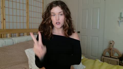 Julia  online show from 05-15-26, 07:54