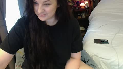 Snapshot of sentfrmheaven chatting on 02-10-25, 01:44 Tara online show from 02-10-25, 01:44